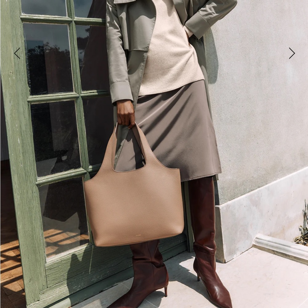 Cuyana 13” System tote in pebbled Cappuccino